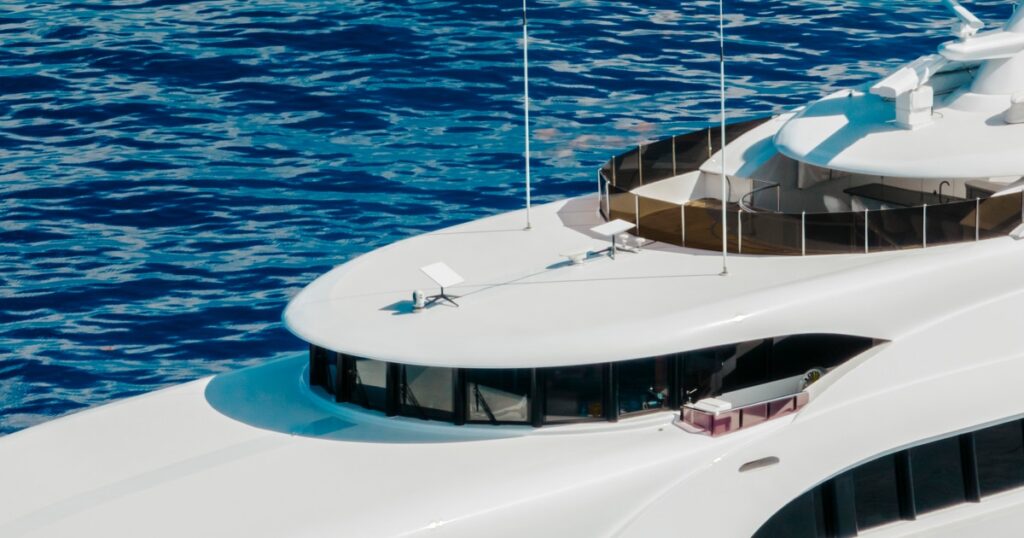 Motor Yacht Loon Starlink Maritime internet